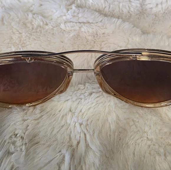 NWOT PRIVE REVAUX X Adriana Lima Tan Aviator Sunglasses - Picture 6 of 9